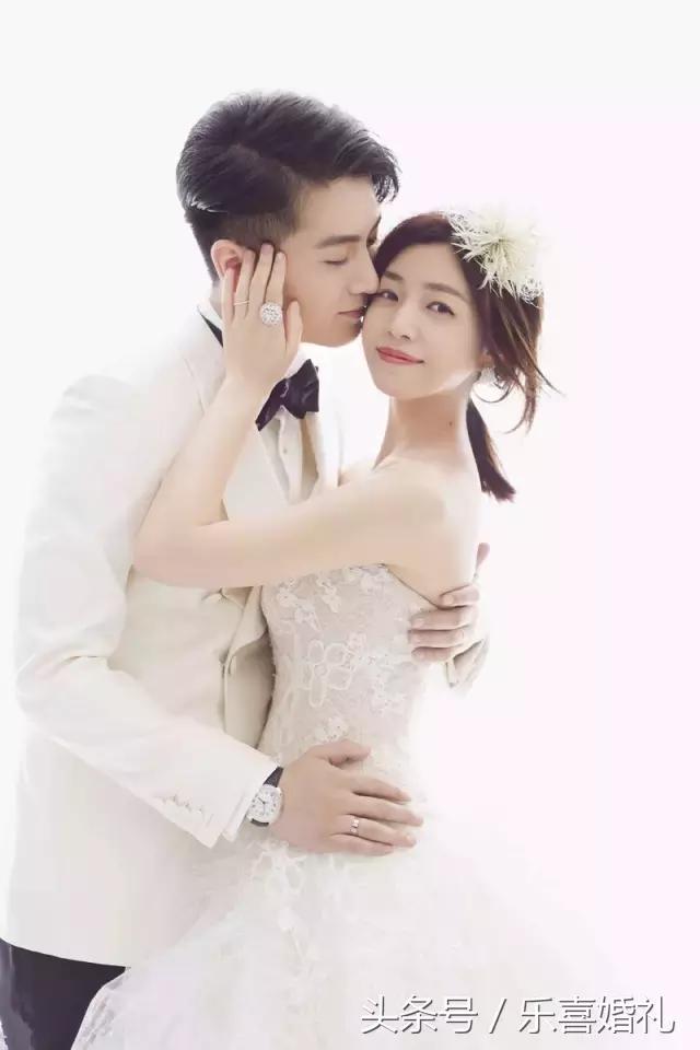 泰国明星婚礼伴手礼推荐 (明星们结婚都送什么礼物)