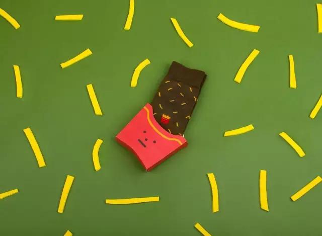 袜子要怎么搭配衣服,袜子正确搭配鞋子穿法