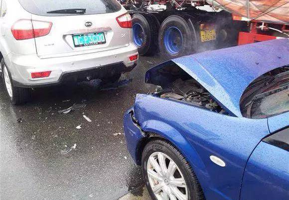 五菱vs比亚迪,公路坦克与比亚迪唐