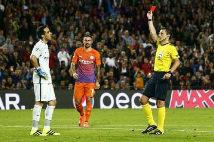 足球小将0-9惨败巴萨的董路,读董足球