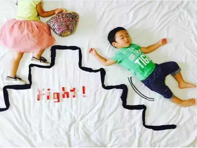 这个日本女人竟然对自己熟睡的孩子做出了这些......