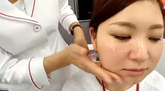 杨幂素颜秒杀沈梦辰 (杨幂沈梦辰卸妆)