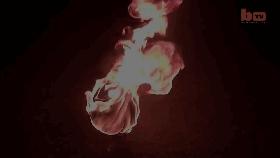 如果足球是燃烧的，那踢球者是什么样的体检？有人这么做了