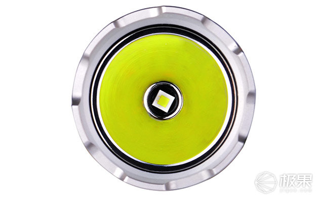 世界特种部队使用的强光手电,世界顶级军用战术强光手电