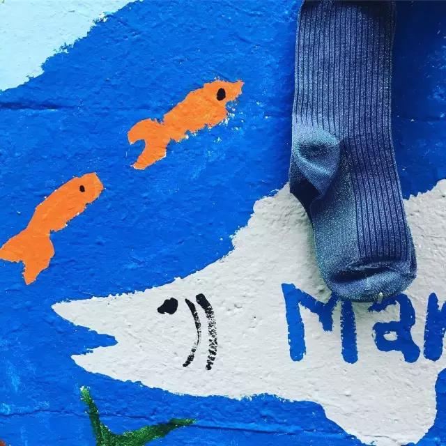 袜子要怎么搭配衣服,袜子正确搭配鞋子穿法