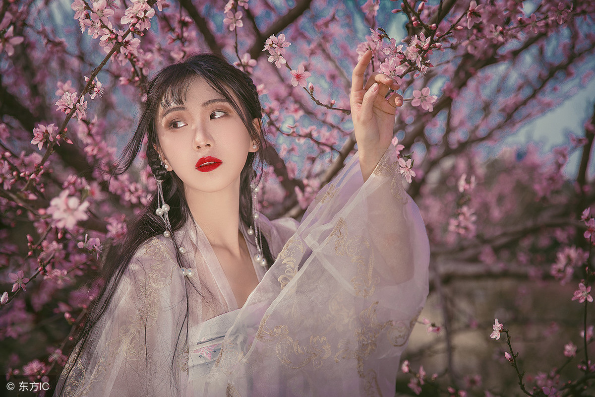 穿越到清朝变倾国倾城的小说,穿越到清朝最后一个皇帝的小说