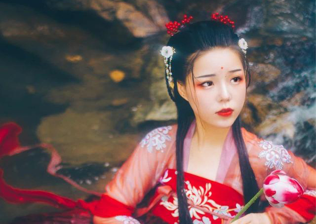 小说：古代炭火一斤要二两银子？我去找卖炭老翁按进货价买！