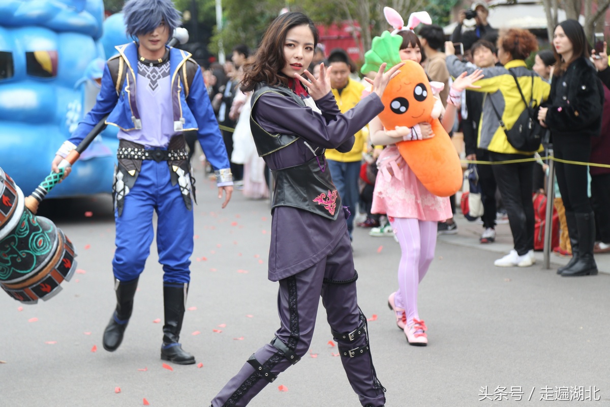 汉服赏花武汉,穿汉服赏桃花林