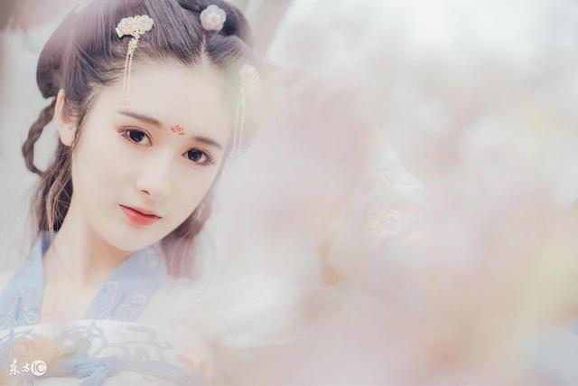 小说赚钱女主,小说女主后来捡垃圾谋生