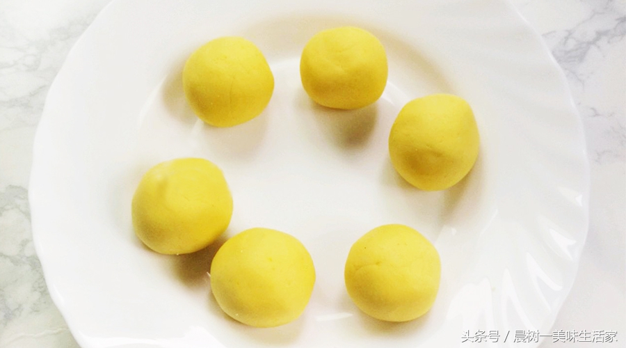 宅在家里享受周末这悠闲的时光,惬意午后有滋有味宅生活