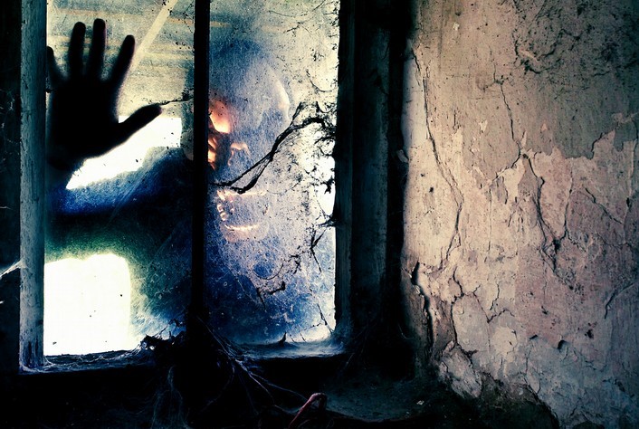 小说：我感化惯偷，让他把七十多个钱包归还，警察夸我见义勇为