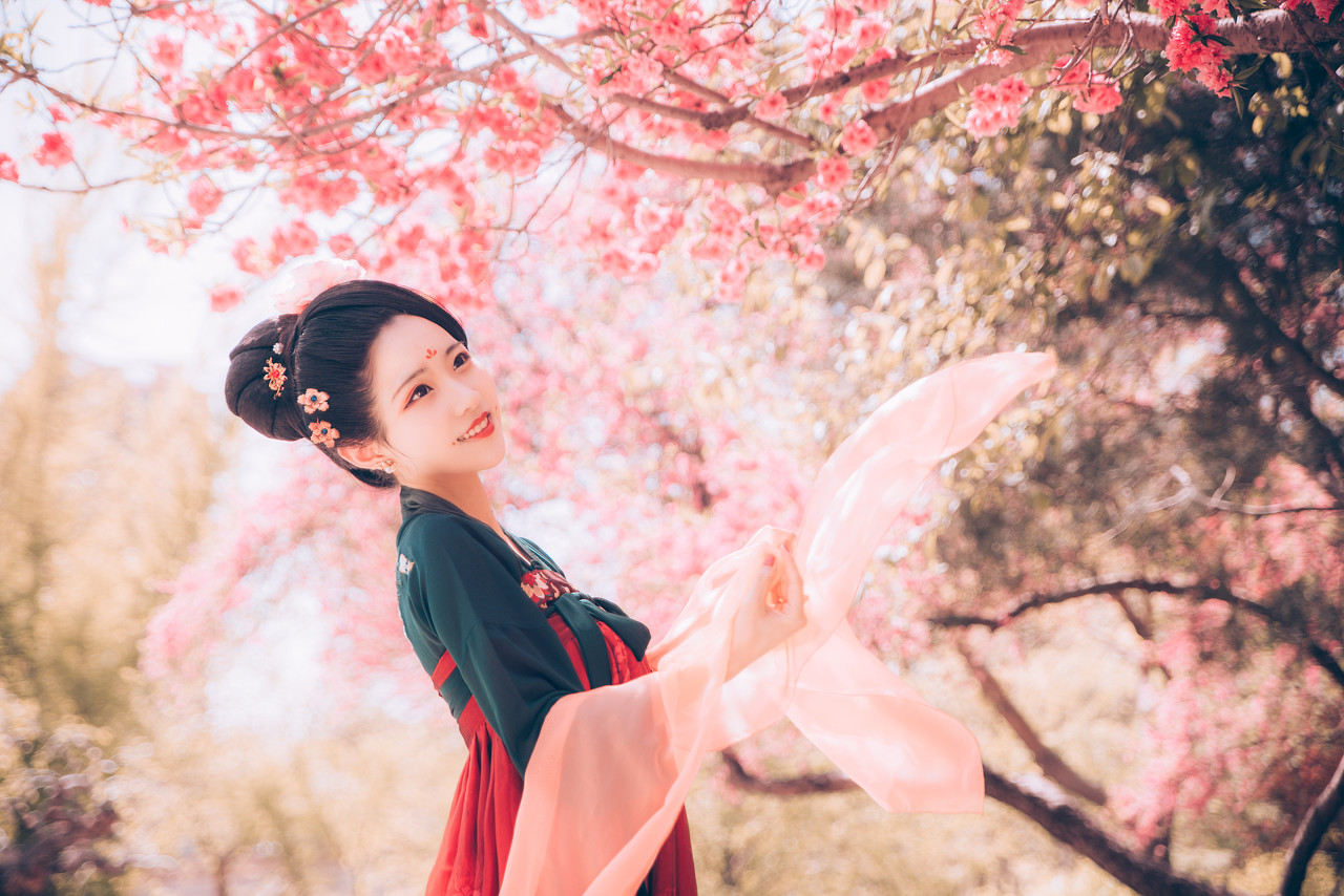 小说：她巧施计谋灌醉于他，想趁机取他性命，不想竟被他逃脱