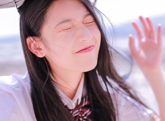 小说：面包车卖价八万，成本却只有两万，小伙惊叹：车企真赚钱