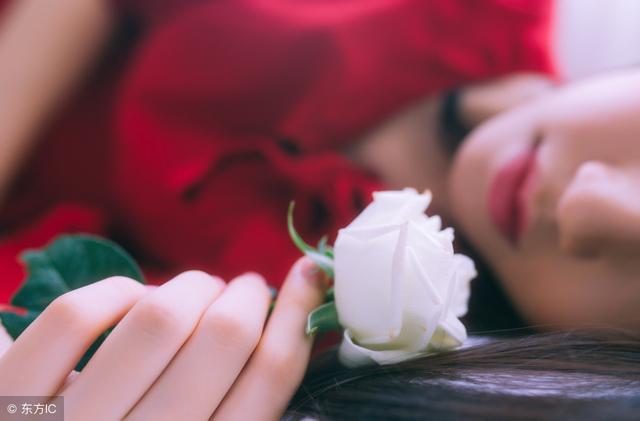 小说：男人说这话的时候，一副掌控全局的表情，死死捏住她的命门