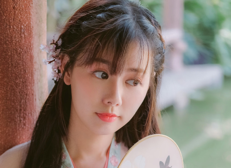 小说：父亲以为她必死无疑，给她好吃好喝，不料三日后等来了圣旨