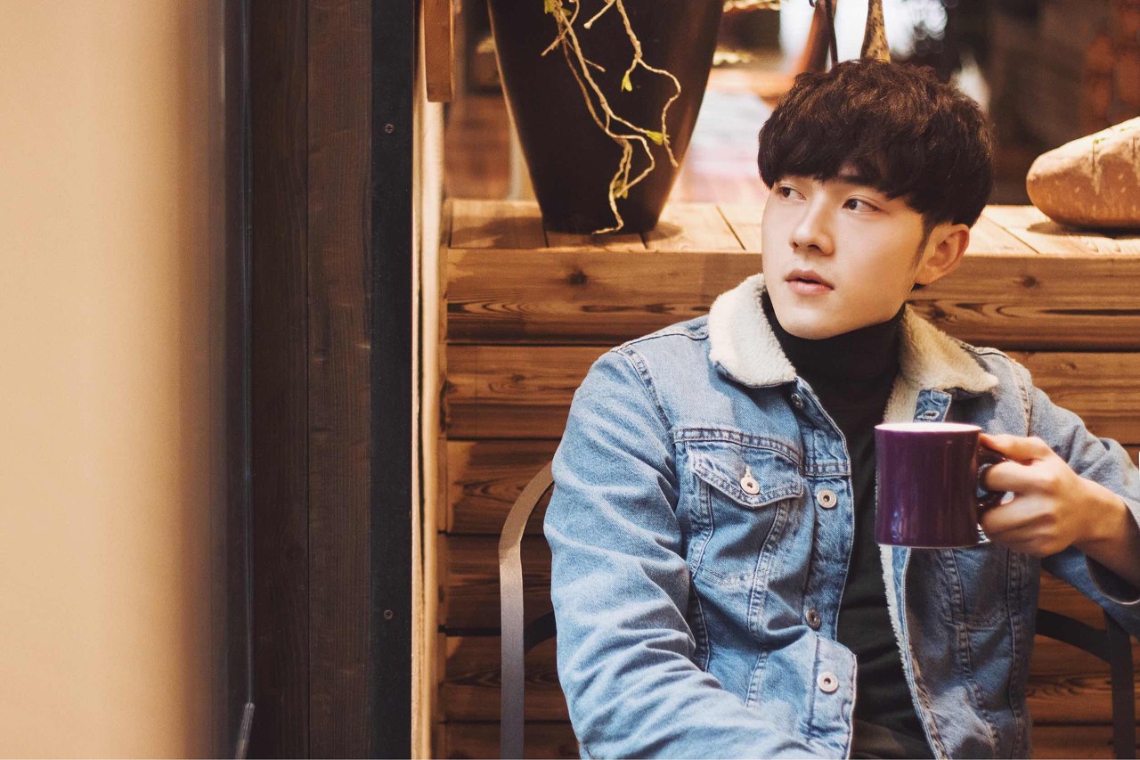 小说：她一不留神又上热搜：颜才女神霸气侧漏，满眼都是粉色气泡