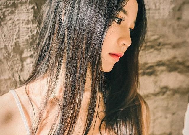 小说：一眨眼赚三个亿？穷小伙当街激动疯了，路人却把他当神经病