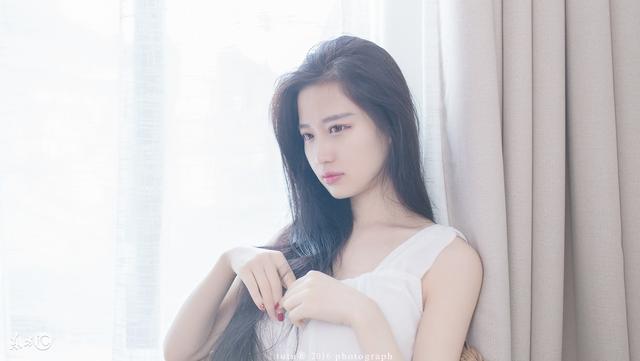 小说：一颗三万的养颜丹，女人们疯狂购买，小伙：女人的钱好赚