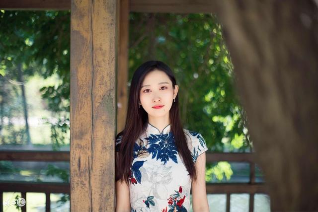 小说：为了工作，她跟当红男星合体拍广告，总裁老公看到后气炸了