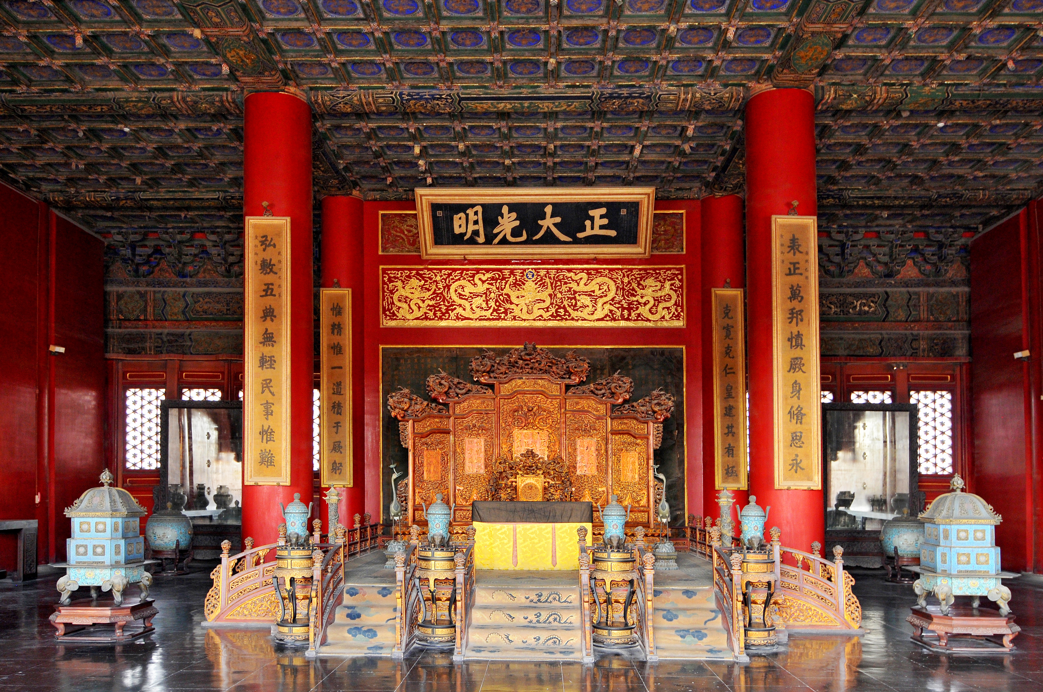 小说：们每天都眼睁睁地看着这些战马一个个倒下在这里等死