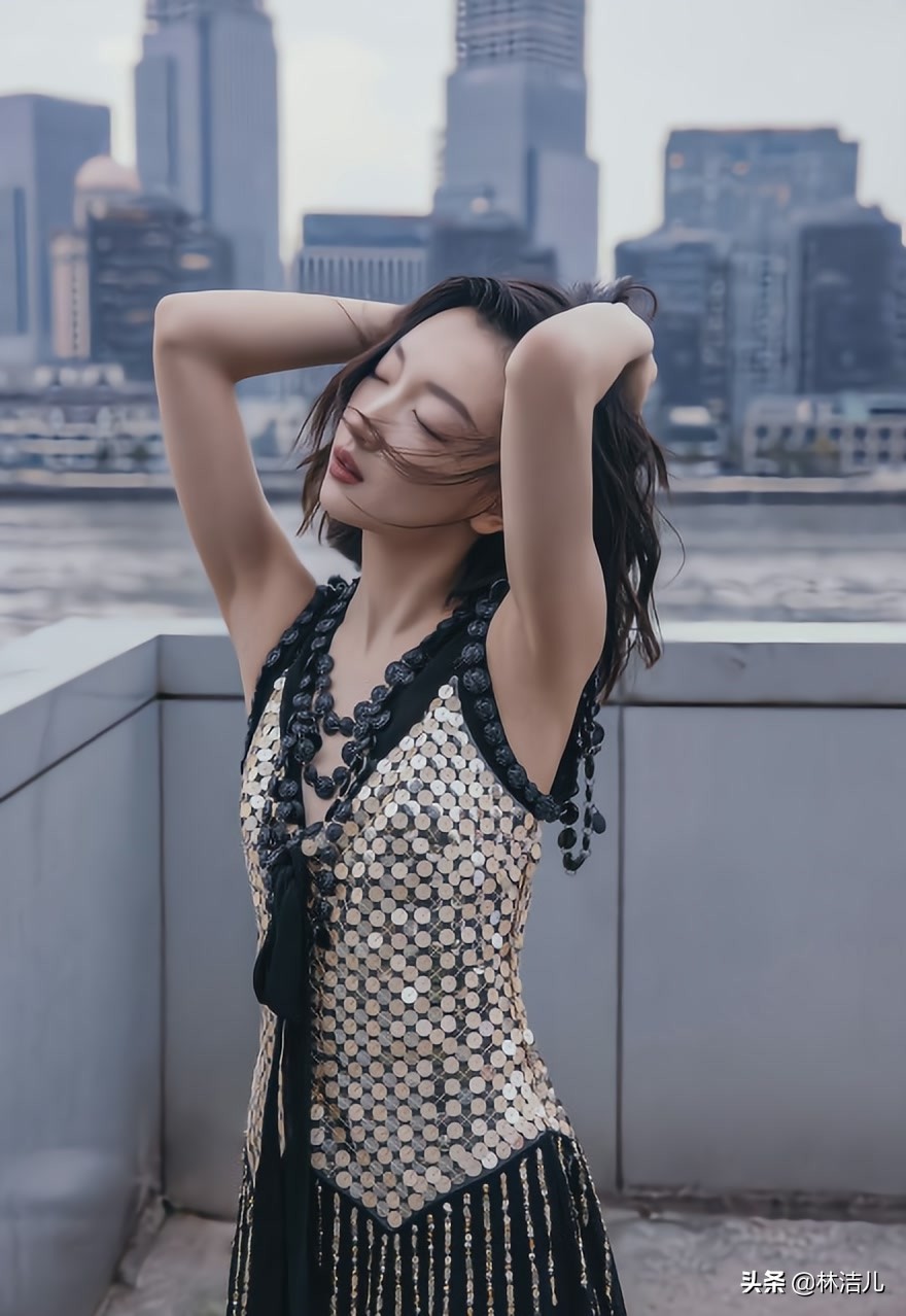 周冬雨单眼皮小眼睛怎么画眼妆,周冬雨眼睛同款放大妆