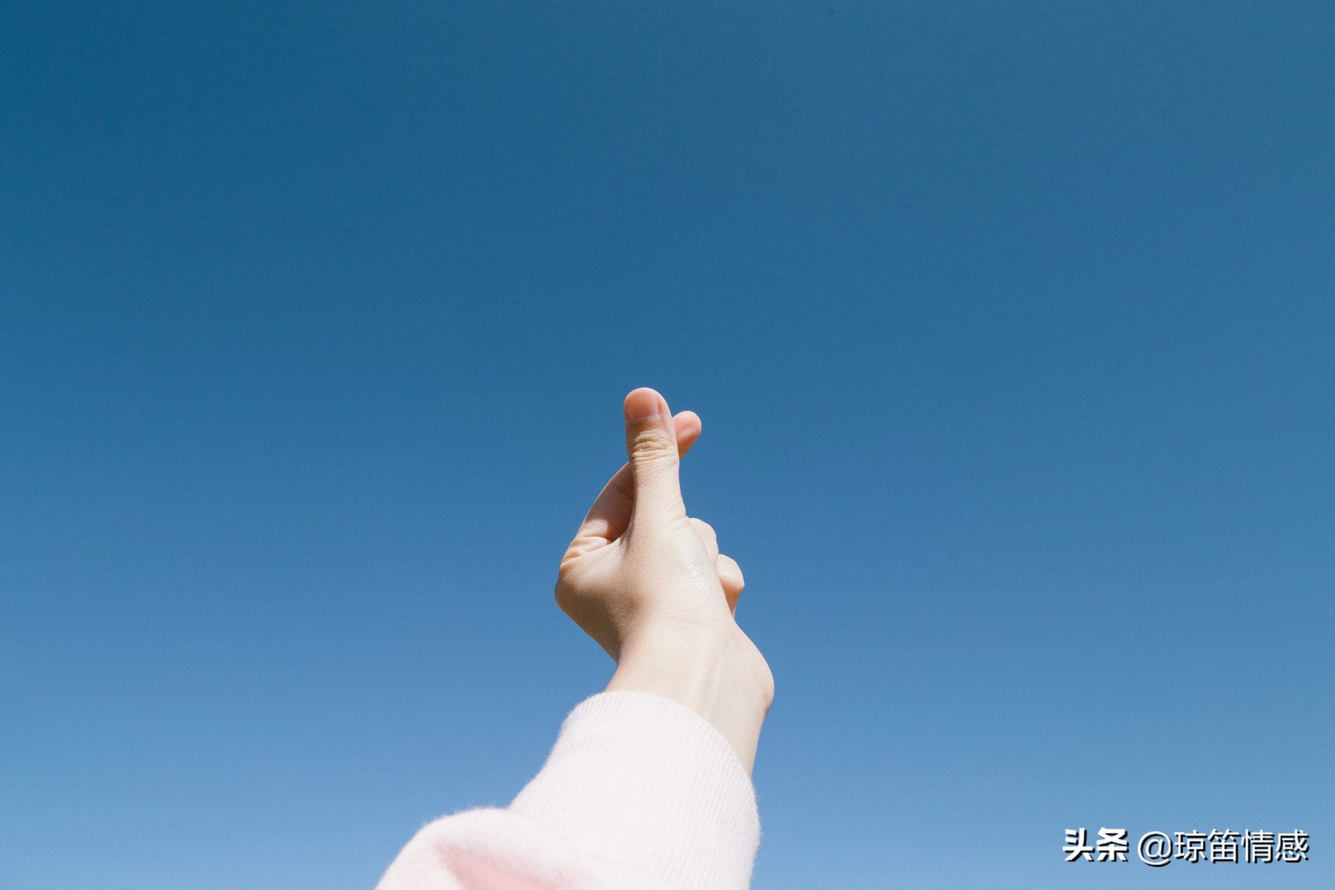 张爱玲每一段感情都千疮百孔,张爱玲爱到极致是成全