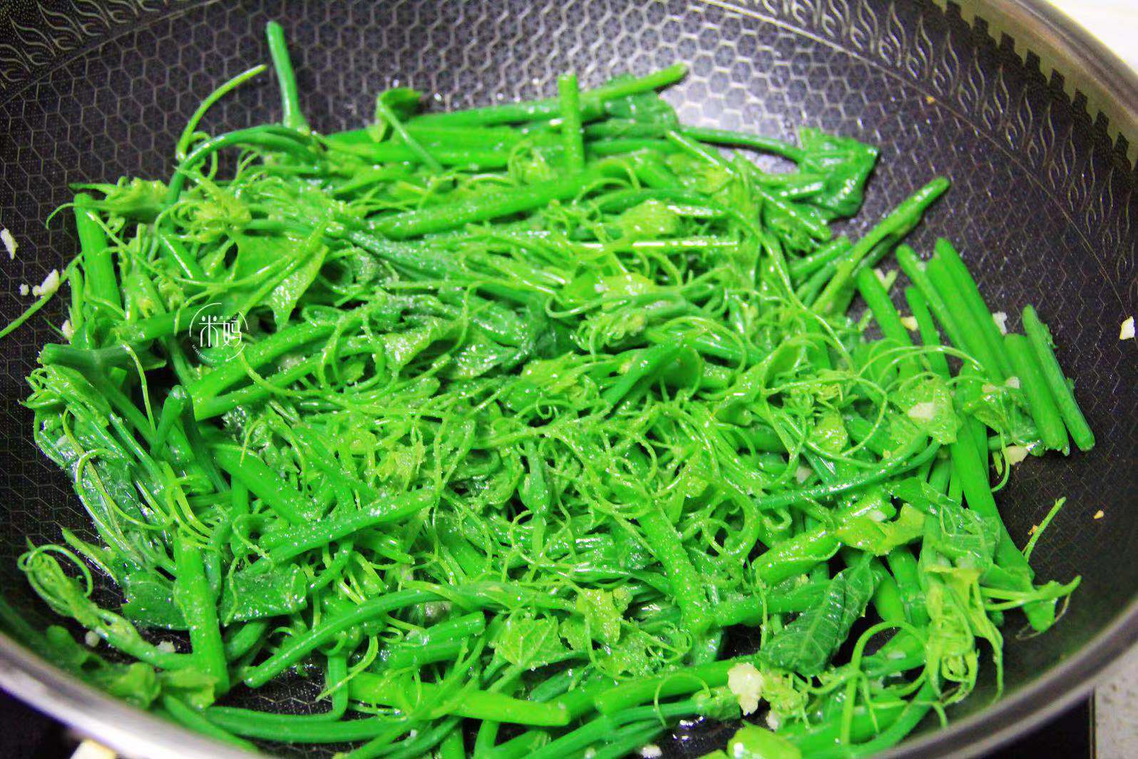 冬天多做此菜脆嫩香甜营养美味,此菜鲜嫩又脆爽