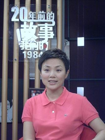 她被称为“最美解说员”，20年过去了，球迷依然怀念她的美丽哽咽