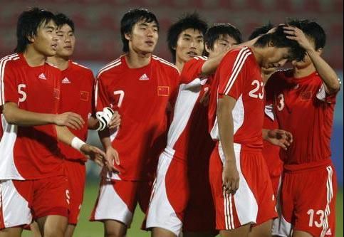 国足被伊朗戏耍是哪一年,国足0:3惨败伊朗后怎么走