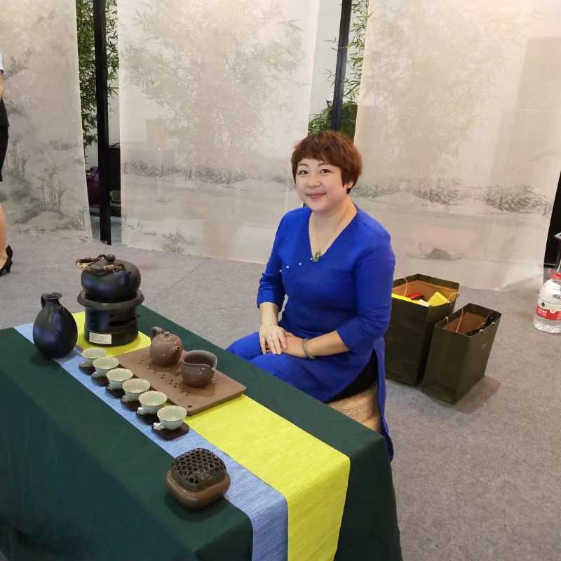 陶适人意，茶得人心——访大连陶作坊茶所在经理夏冰冰