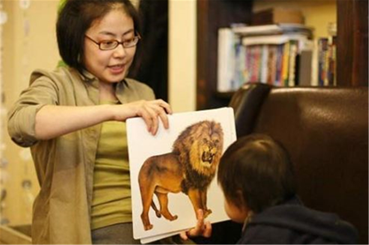 被吹嘘得神乎其神的“闪卡”，果真有如此功效吗？与超前教育无异