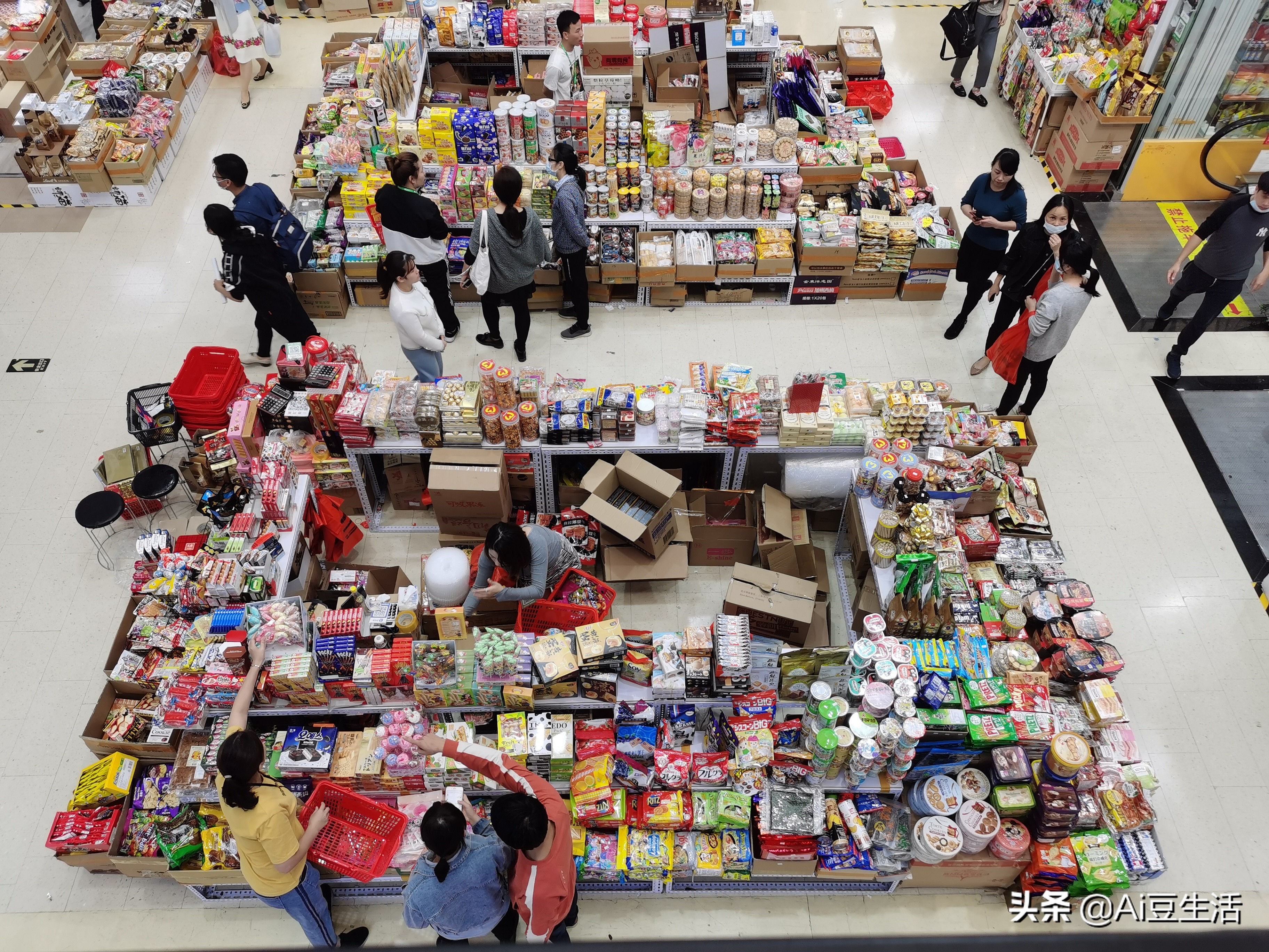 「玩亿次」线下零食版拼夕夕，竟然就藏在深圳华强北