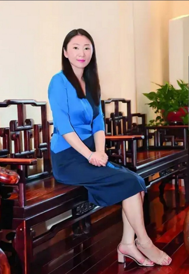 清明上河园董事长2018年度全国三八红旗手，开封市工商联副主席。