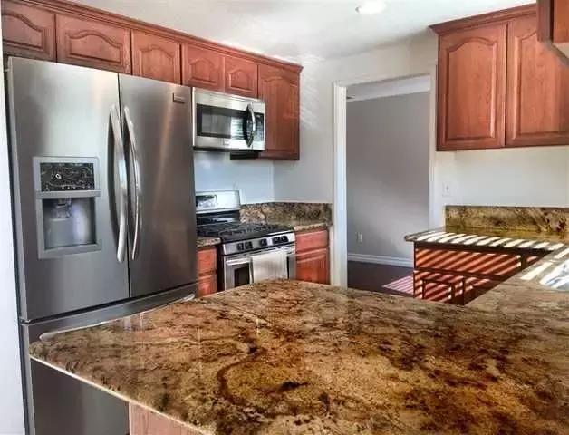 41万刀起库卡蒙格性价比别墅!小孩才选择,超市和优质学区我都要!