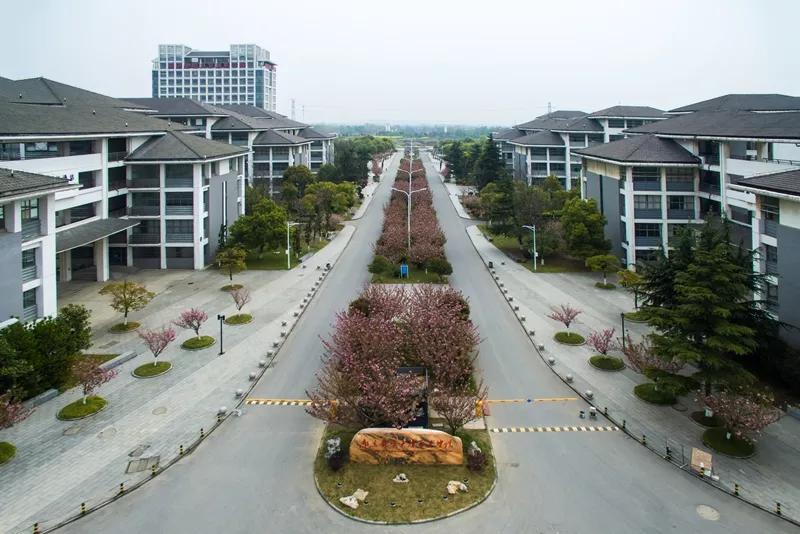 南京邮电大学通达学院18届,江苏扬州南京邮电大学通达学院