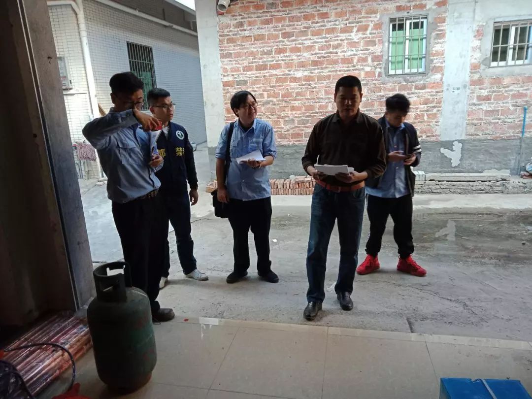花都｜11罐易燃易爆气体藏在花城街出租屋，所幸及时遇他们......