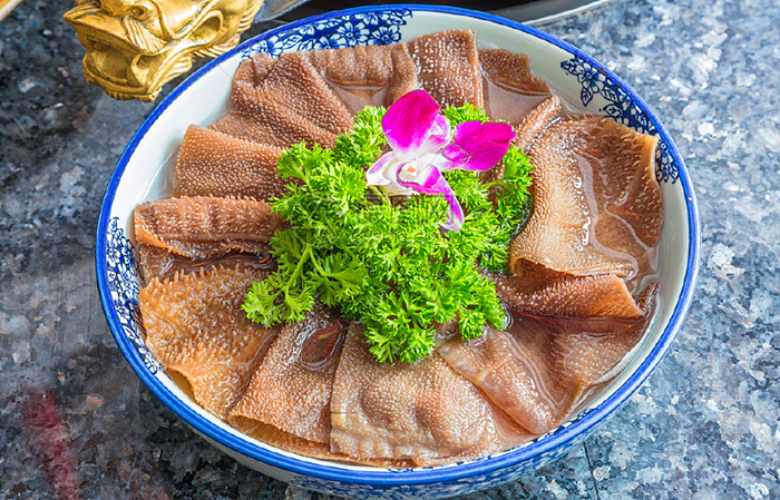 涮火锅是用的牛百叶还是毛肚,毛肚黄喉牛百叶的家庭做法