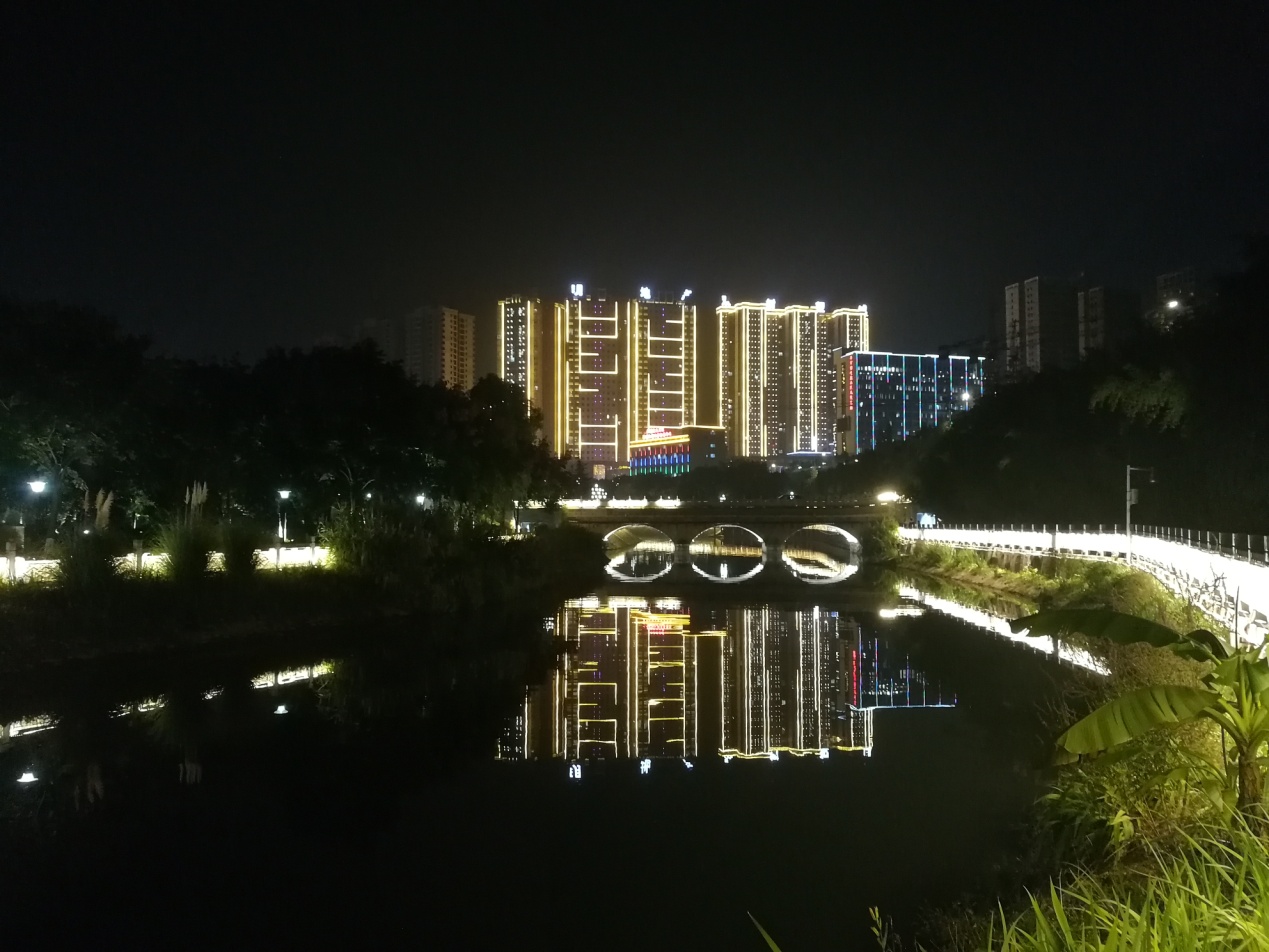 我在花海毕节等着你之三省红都，瀑布下的都市