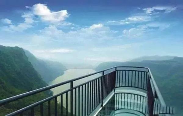 昆明玻璃栈道有哪些,昆明景点之玻璃栈道