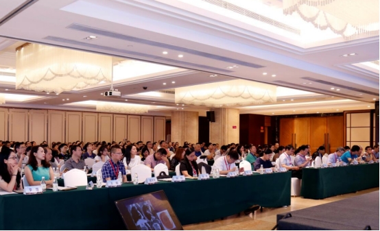 本科女生选什么专业比较好找工作,最合适女生报考的高薪专业