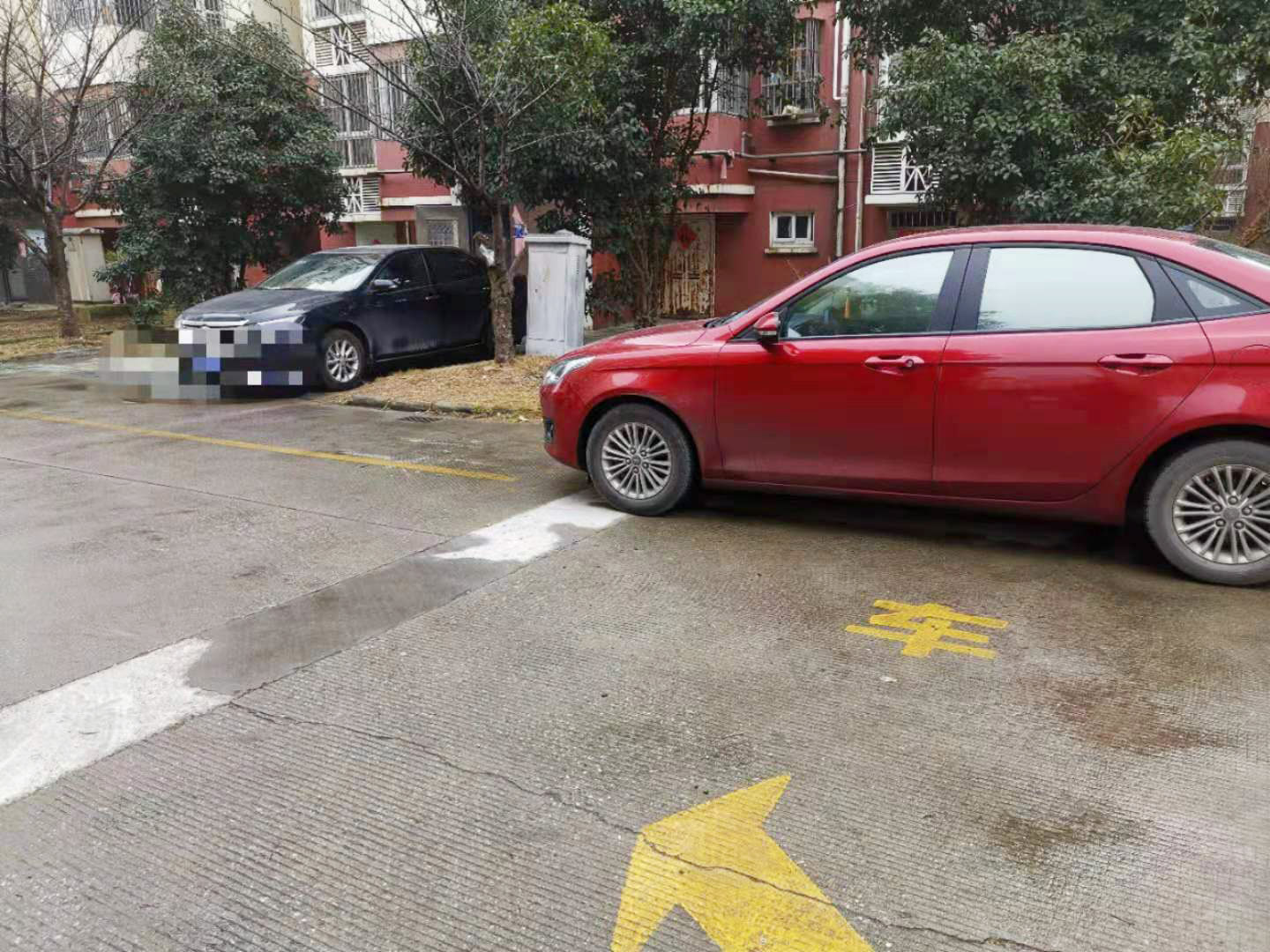 太难了！扬州一小区业主预约5年还没租到车位