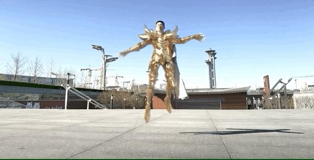 程序员至死是少年！在公司竟公然变身圣斗士