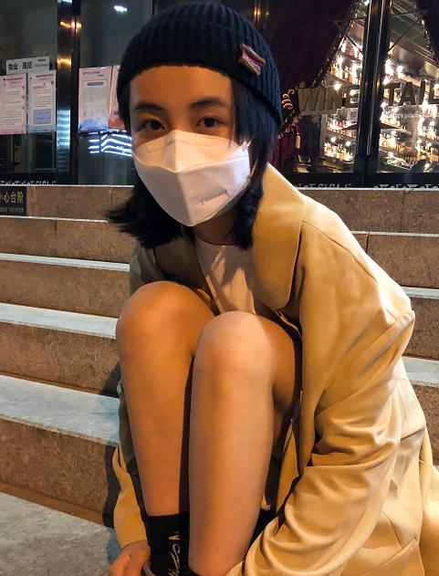 张子枫才是当之无愧的腿精？双腿合并没有一丝缝隙，快给腿买保险