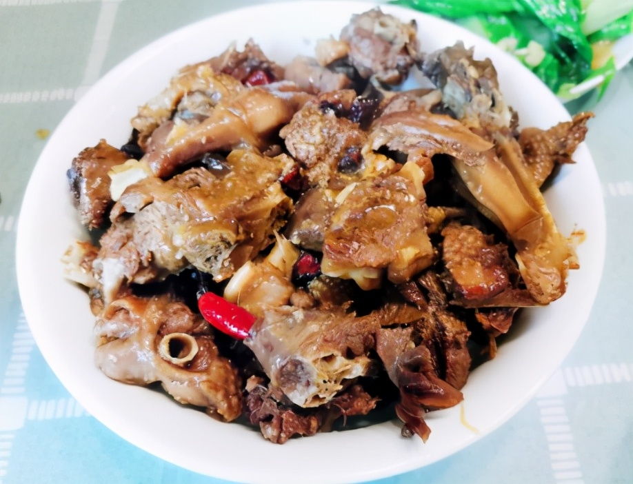 东北铁锅炖大鹅正确做法,东北铁锅炖大鹅教程视频