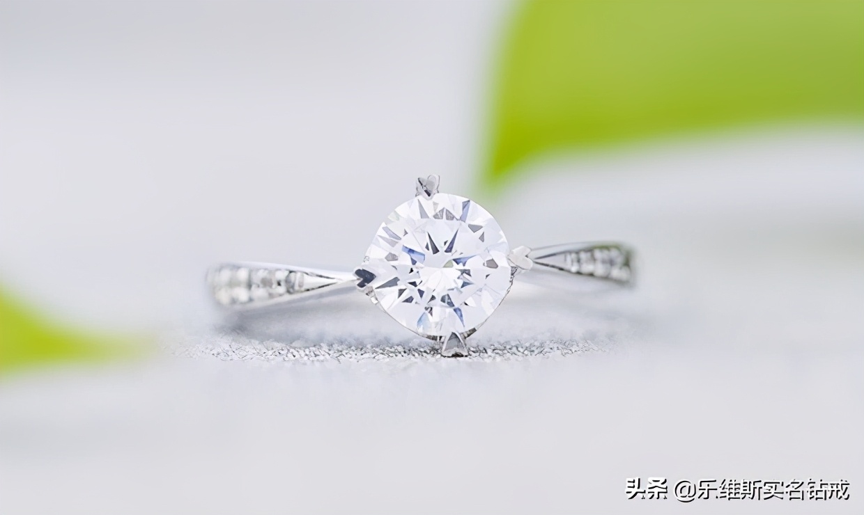 求婚钻戒和订婚钻戒能够用一个吗,订婚钻戒和结婚钻戒的区别