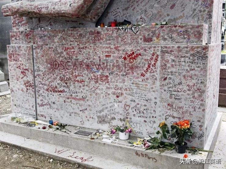 美国特色旅游景点口香糖墙,世上最恶心的景点墙上全是口香糖