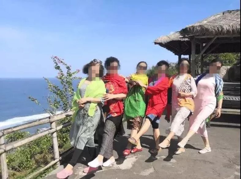 龙虾没人吃、LV没人买……中国人再不出门，各国旅游业都要垮了