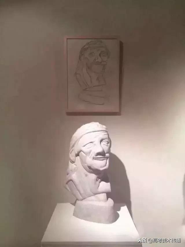 画素描石膏像的少年天才,素描真的能够把人画得活灵活现