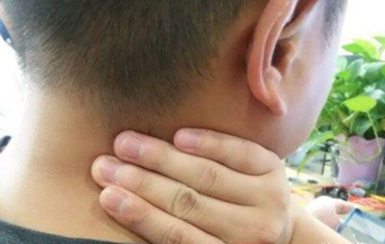 落枕的科学解释,行家解答落枕的真正原因