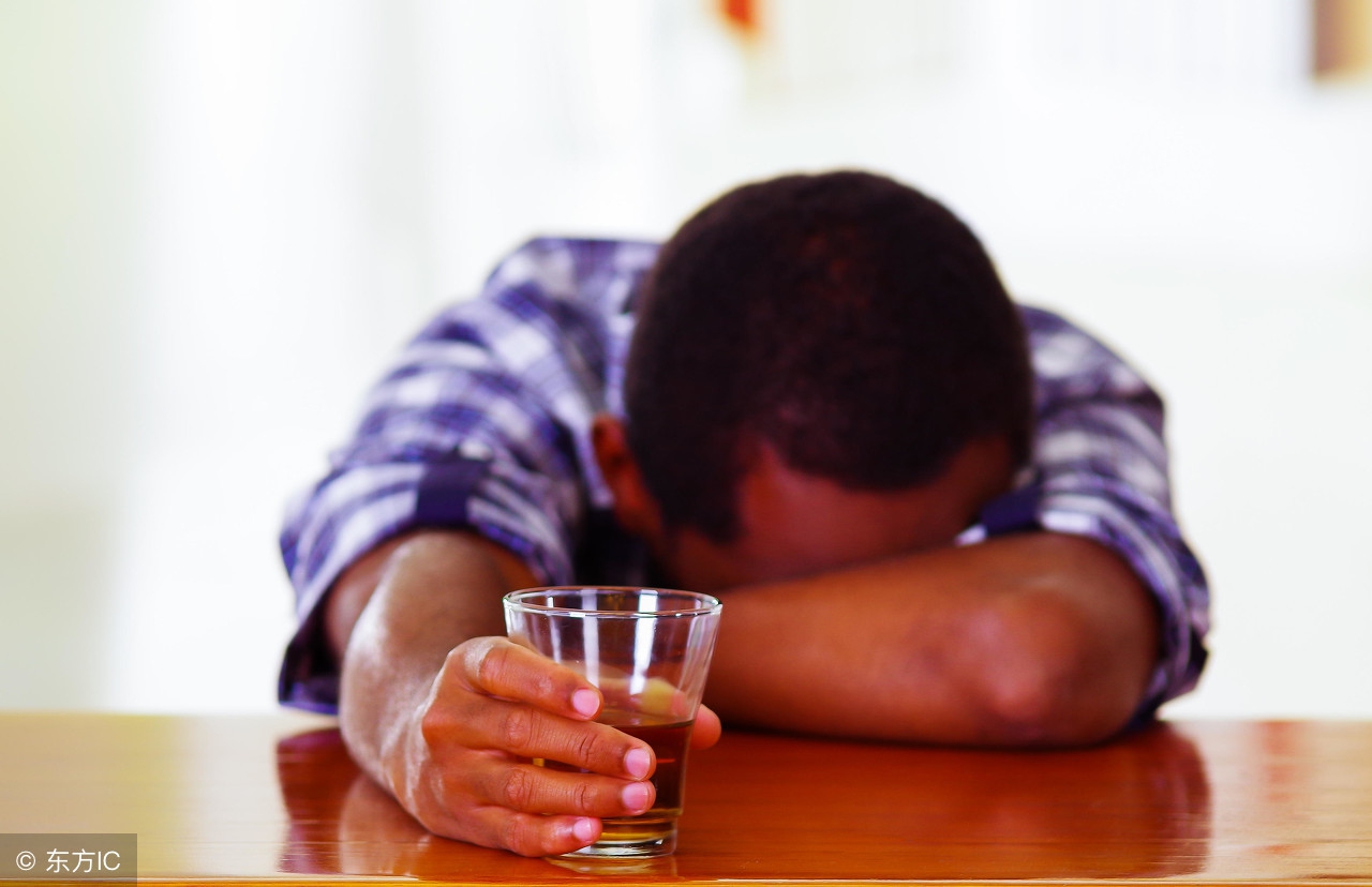 喝醉酒了酒精怎么解毒,酒精中毒皮肤发红怎么处理